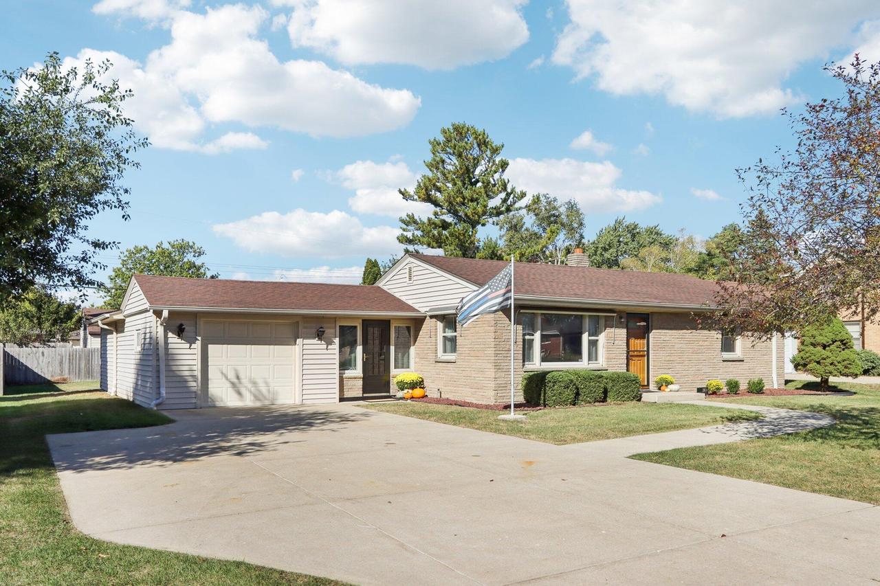 2830 Oregon St, Mount Pleasant, WI 53405