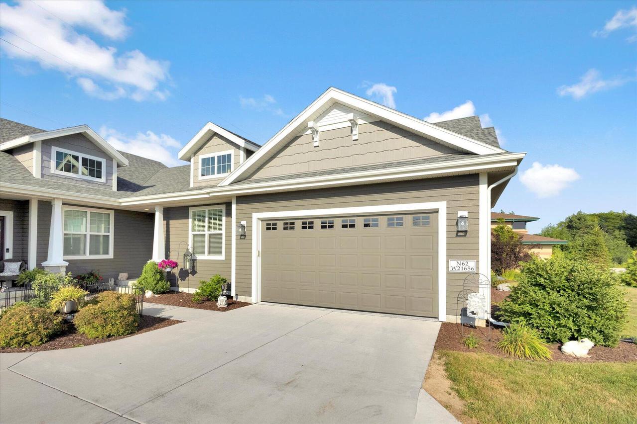 N62W21656 Augusta Pkwy, Menomonee Falls, WI 53051