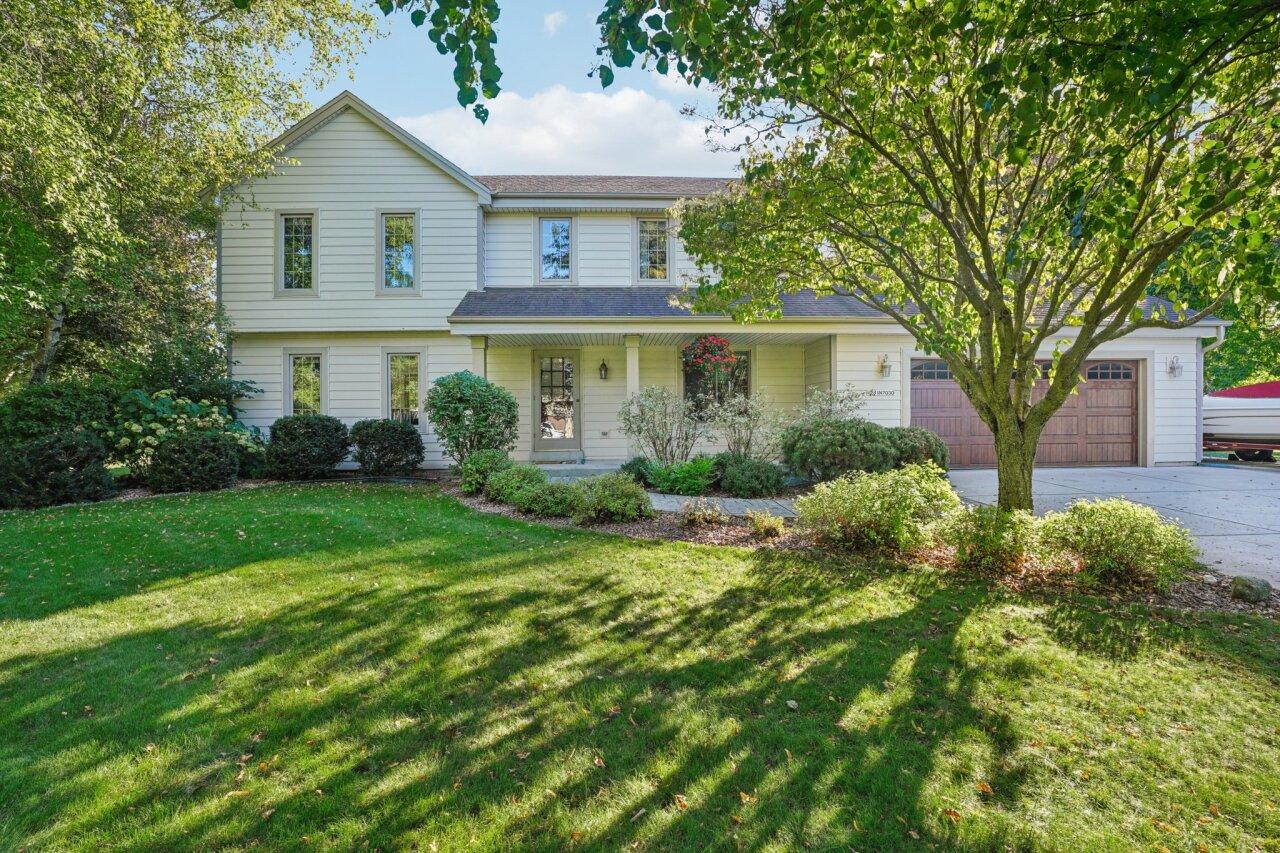 W281N7030 S Huntington Ct, Merton, WI 53029