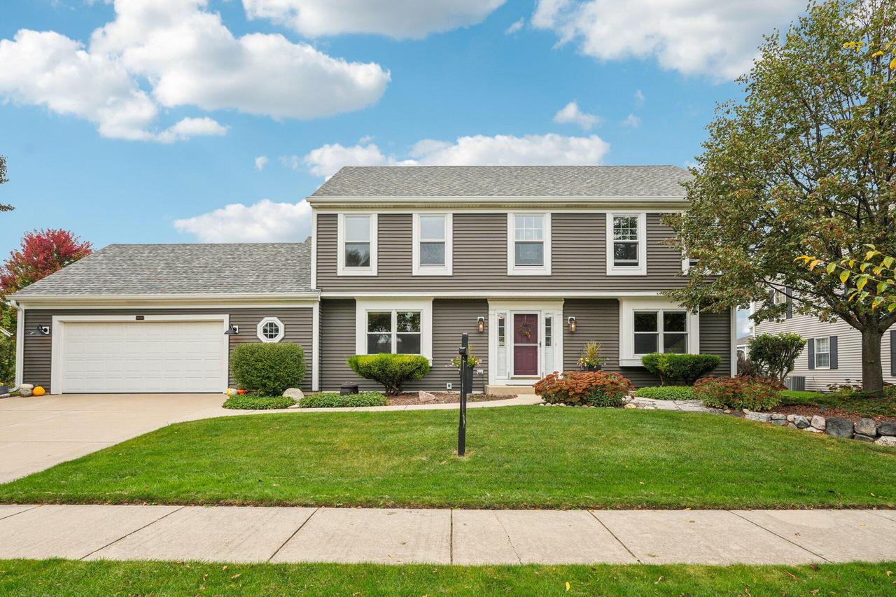N105W6300 Brenton Ln, Cedarburg, WI 53012