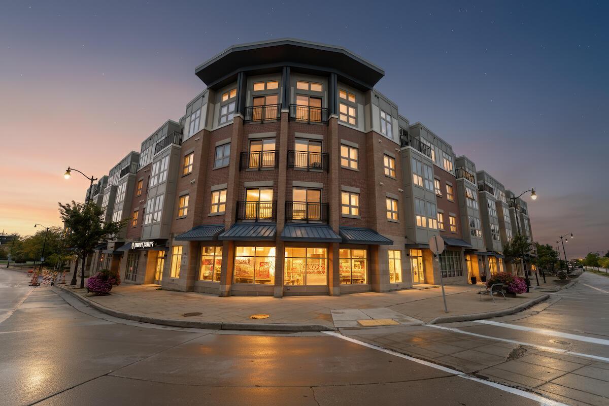 141 Main St #420, Racine, WI 53403