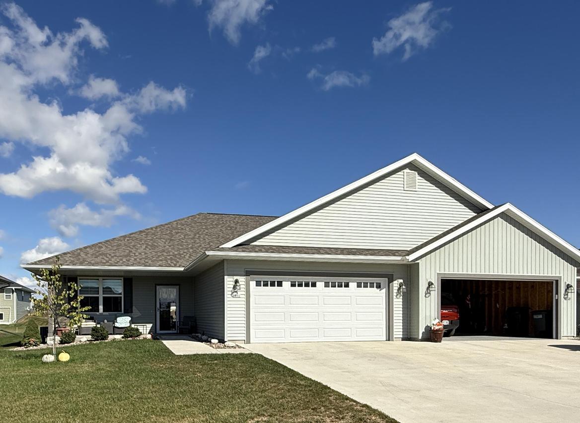 2832 Granite Ct, Sheboygan, WI 53081