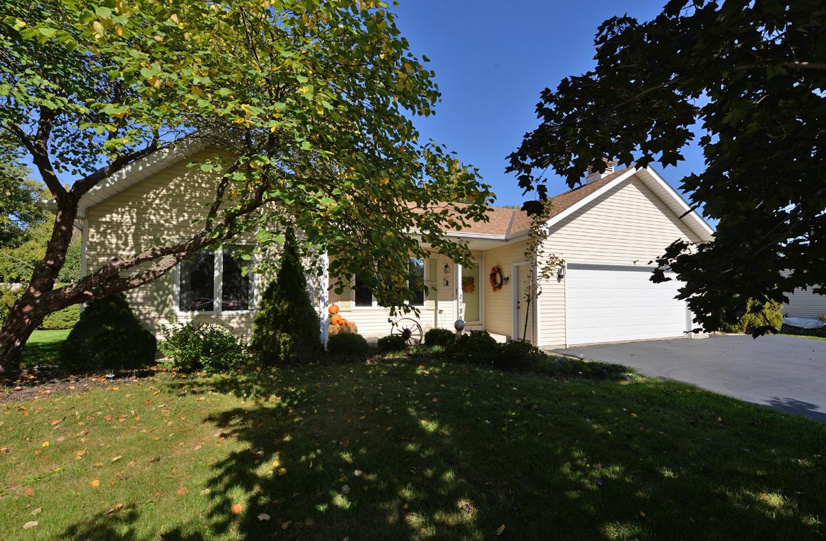 2738 Rebecca Dr, Caledonia, WI 53402