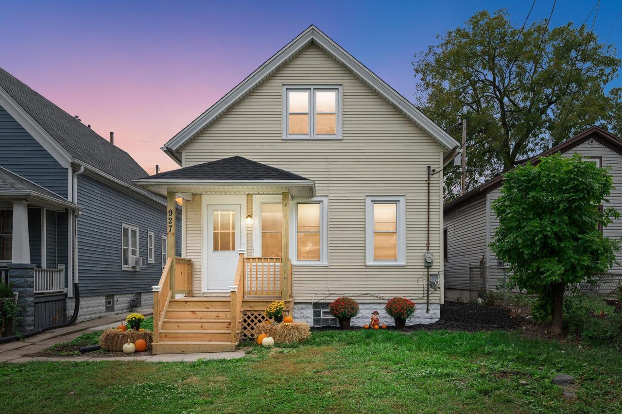 927A S 11th St, Milwaukee, WI 53204