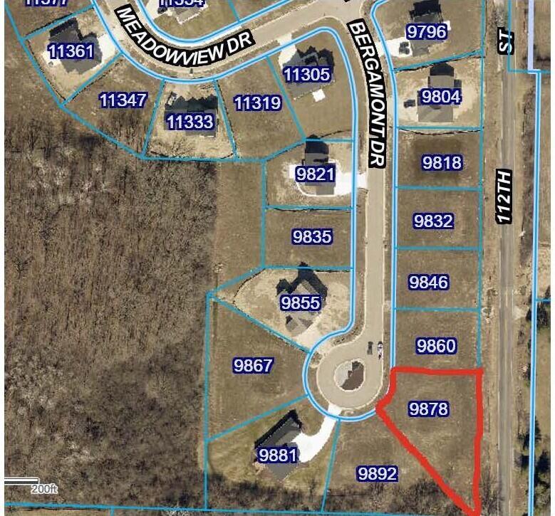 9878 S Bergamont Dr, Franklin, WI 53132