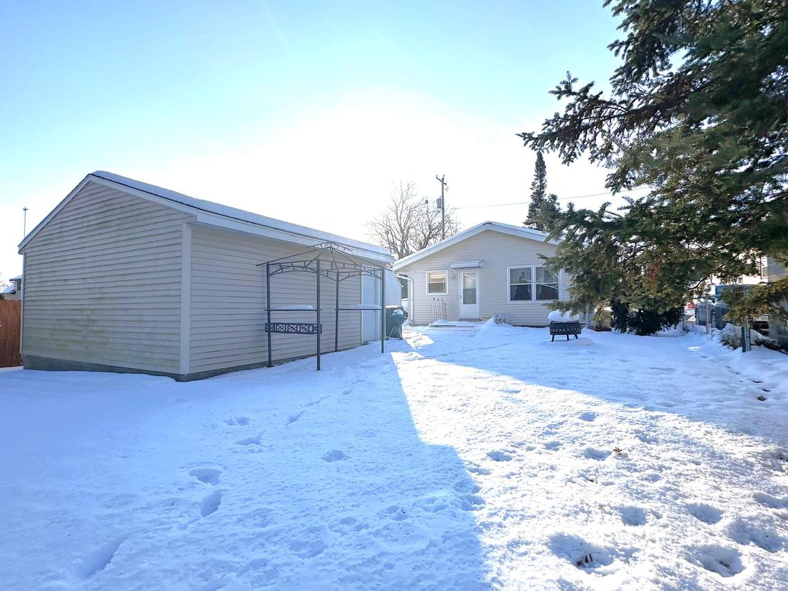 612 Elm St, Watertown, WI 53098