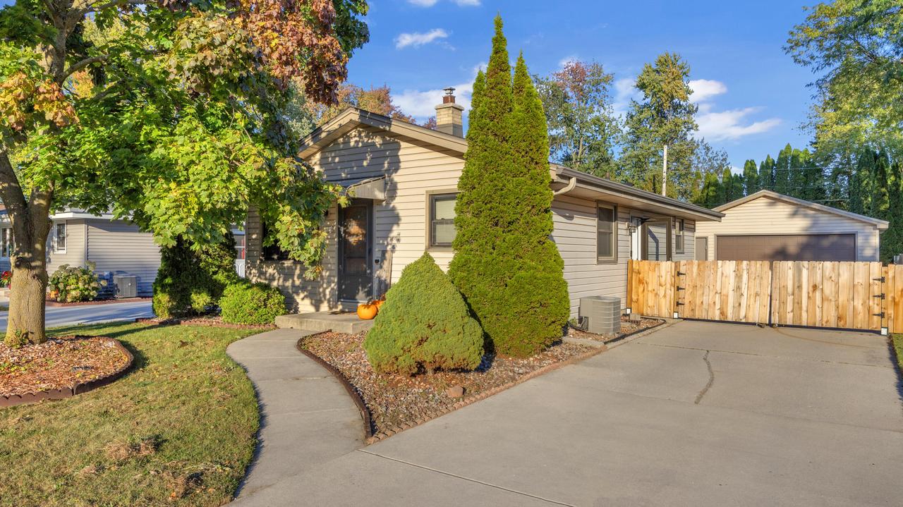 3319 N 12th St, Sheboygan, WI 53083
