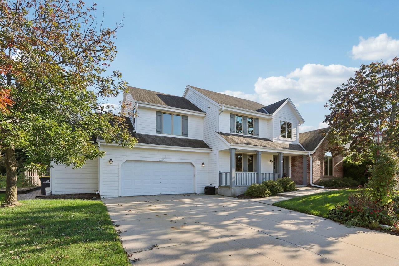 2217 Deer Path, Waukesha, WI 53189