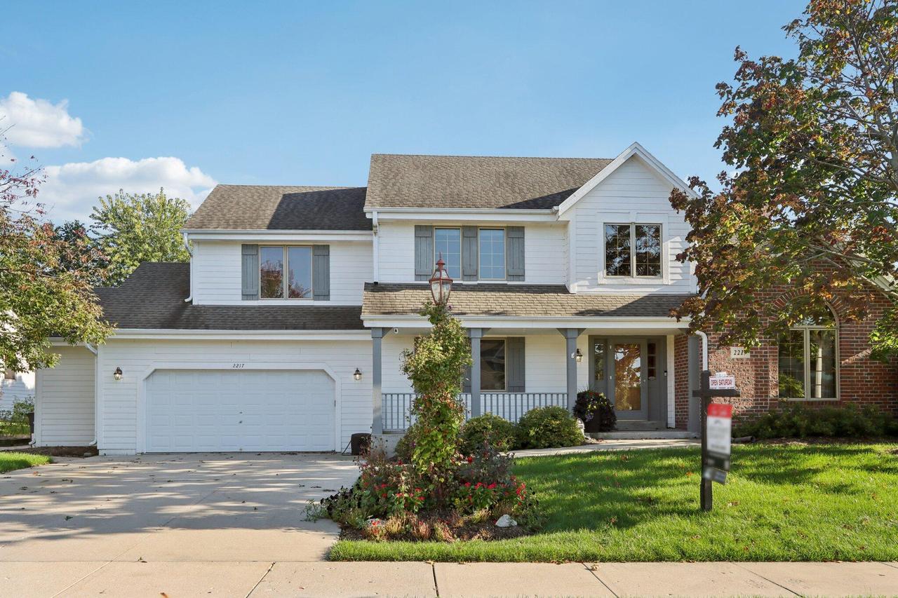 2217 Deer Path, Waukesha, WI 53189