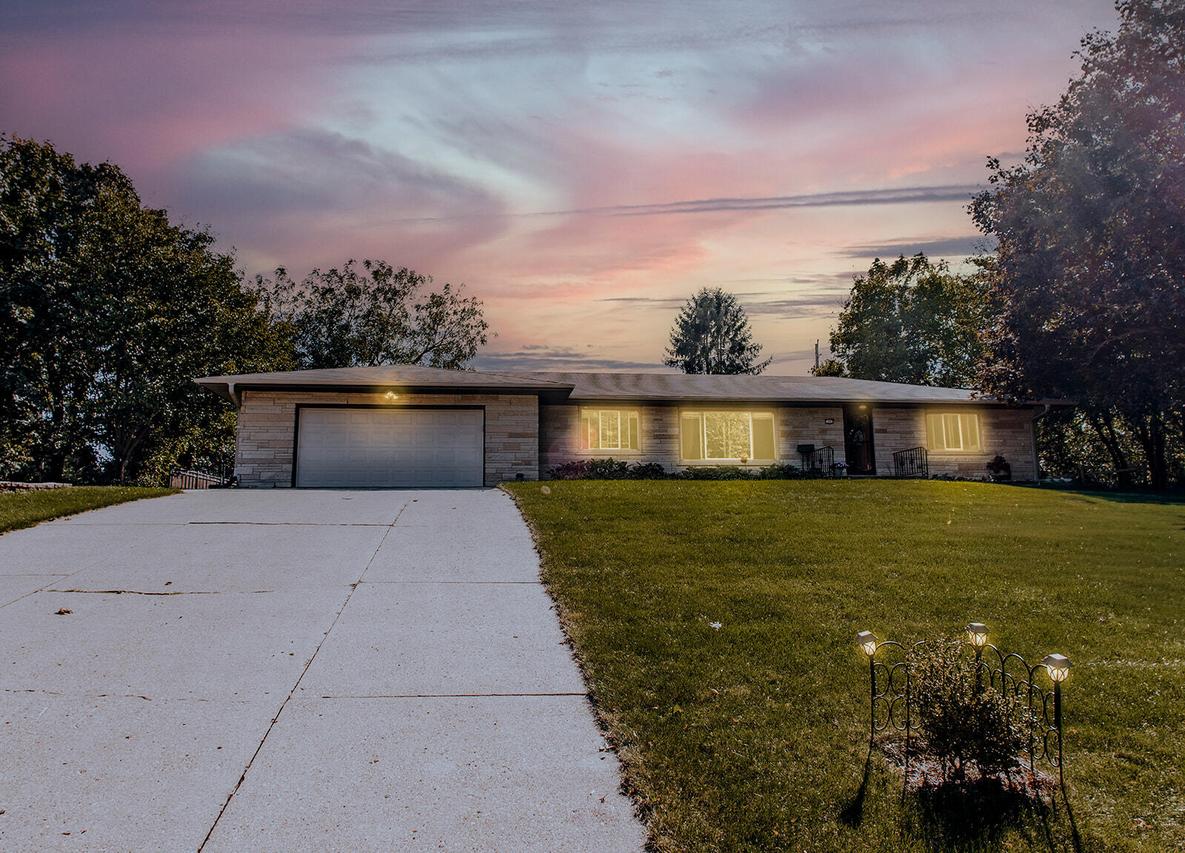 1393 Harris Dr, Waukesha, WI 53186