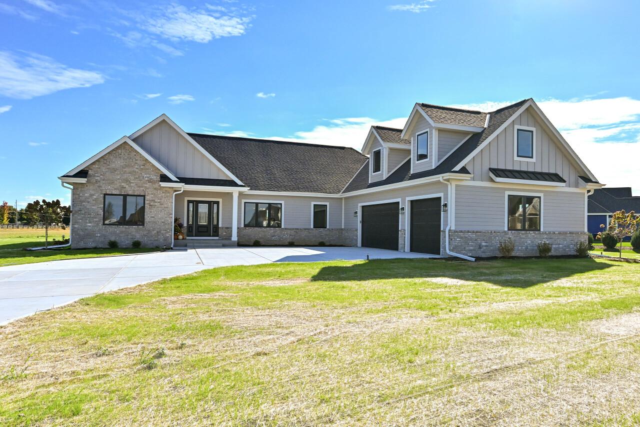 N66W34839 Baltic Pass, Oconomowoc, WI 53066