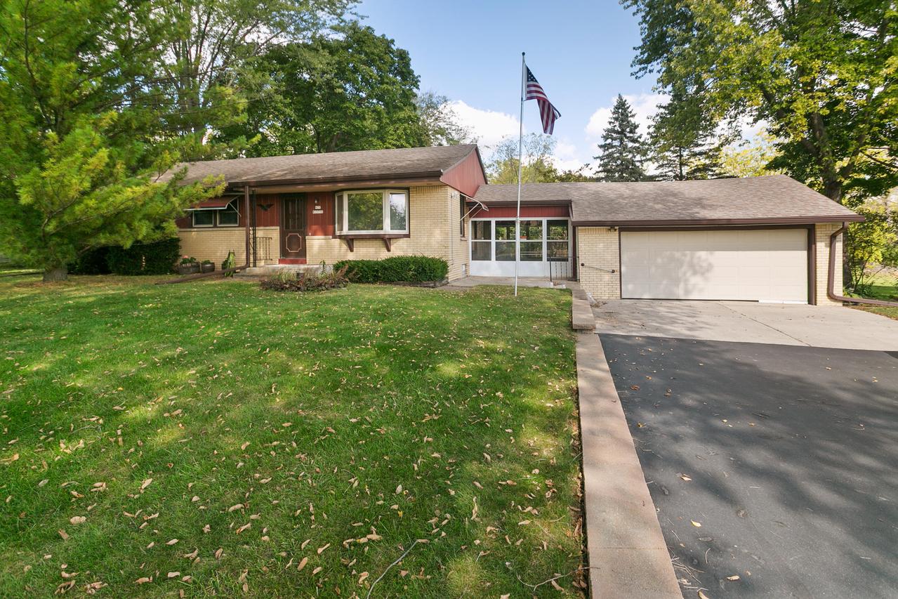 N75W15758 Colony Rd, Menomonee Falls, WI 53051