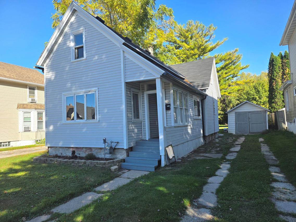 1925 N 10th St, Sheboygan, WI 53081