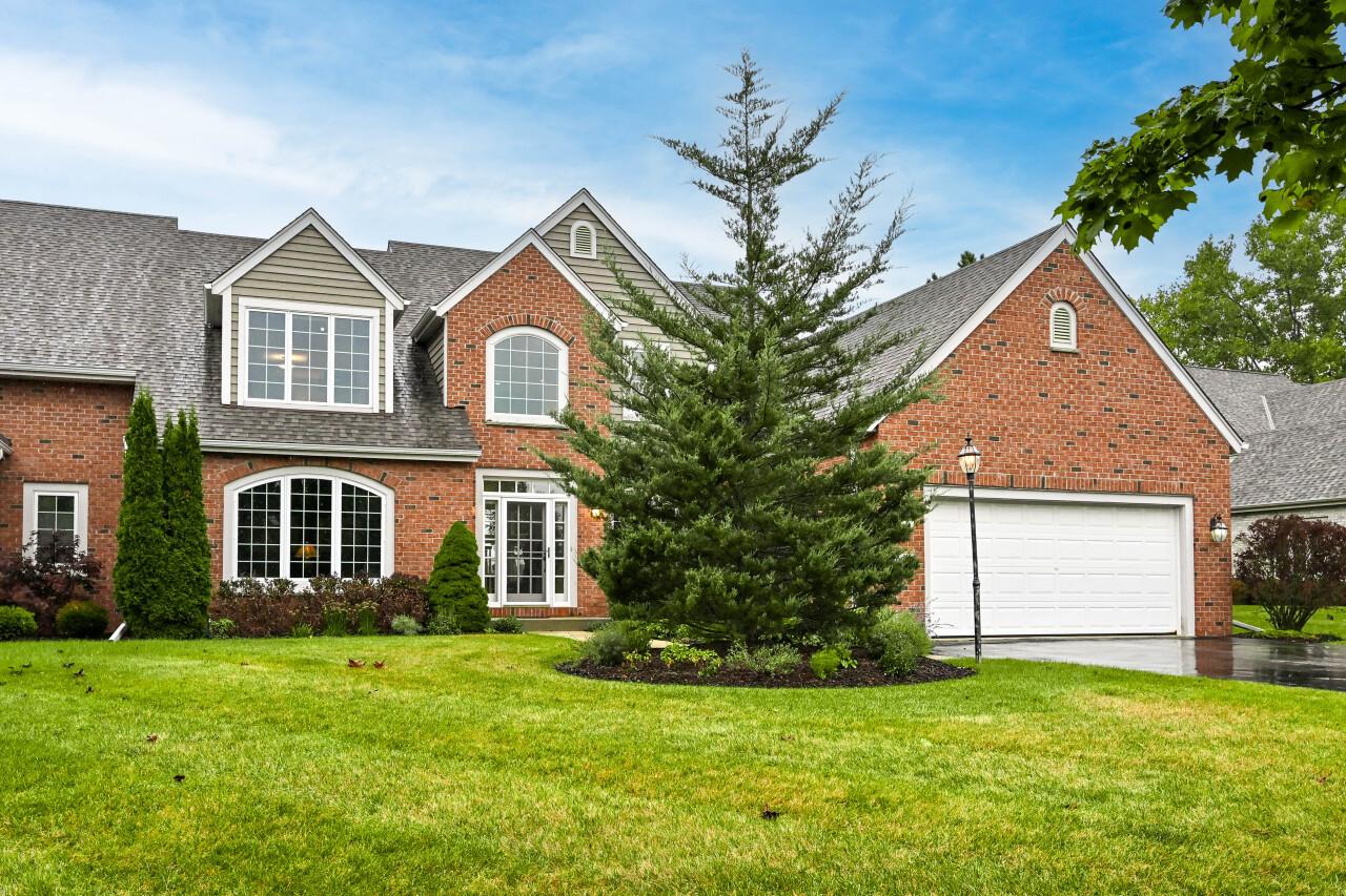 10649 N Hidden Reserve Cir, Mequon, WI 53092
