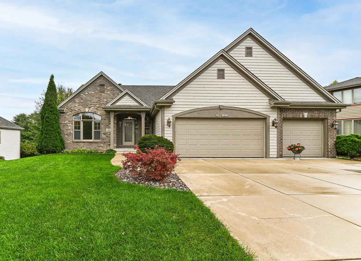 S70W19133 Kenwood Dr, Muskego, WI 53150