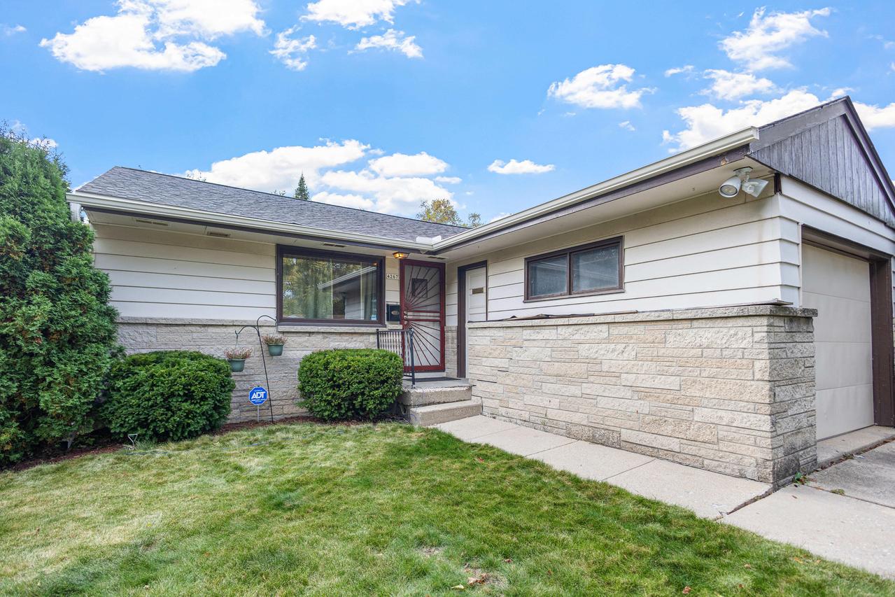 4267 N 87th St, Milwaukee, WI 53222