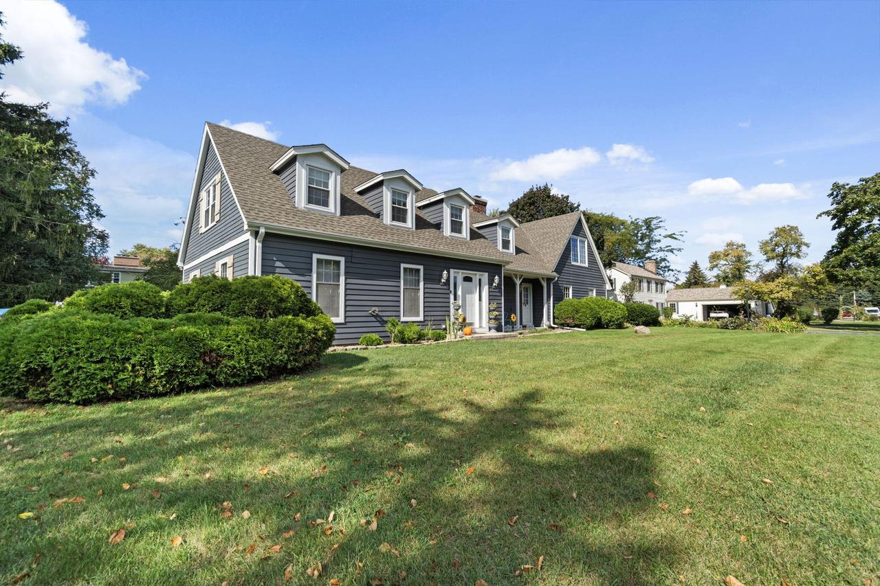 2746 Manor Ave, Mount Pleasant, WI 53406