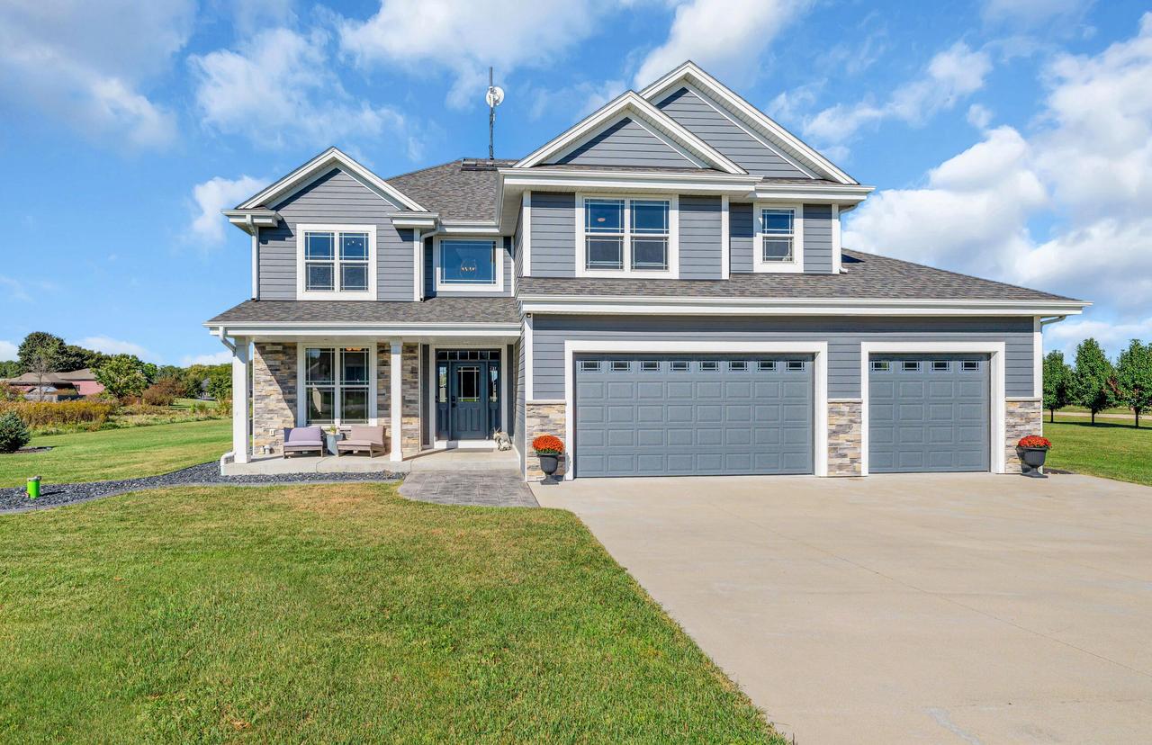 W2464 Leasure Way, East Troy, WI 53120