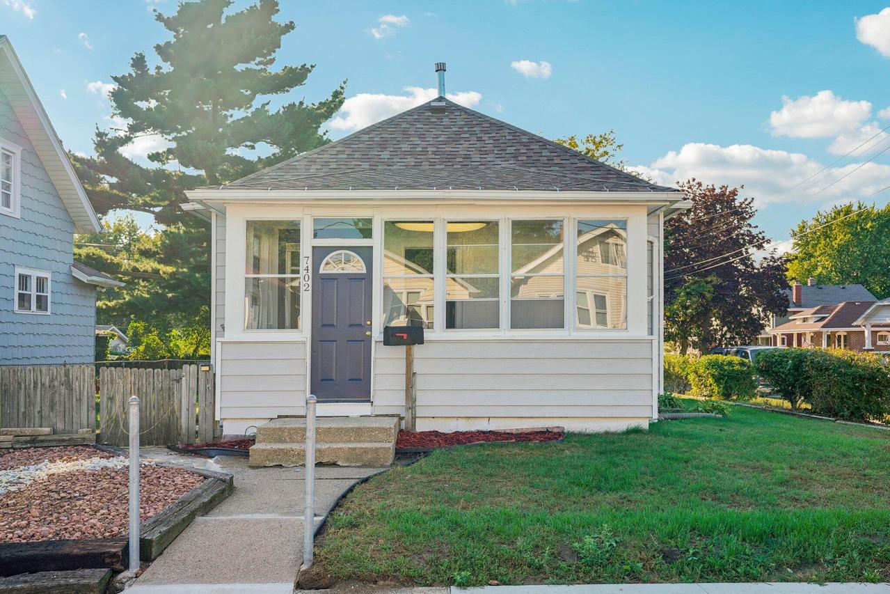 7402 8th Ave, Kenosha, WI 53143