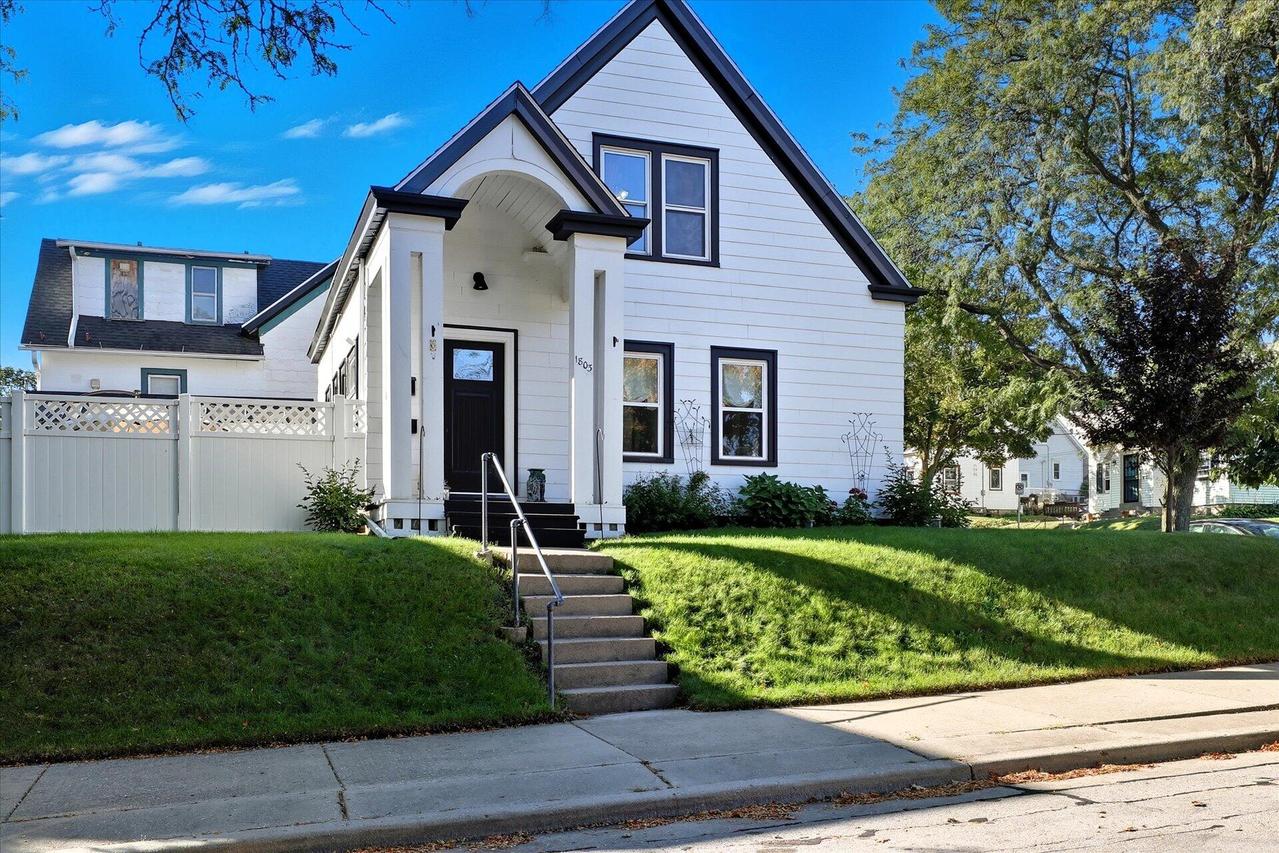 1803 E Rusk Ave, Milwaukee, WI 53207
