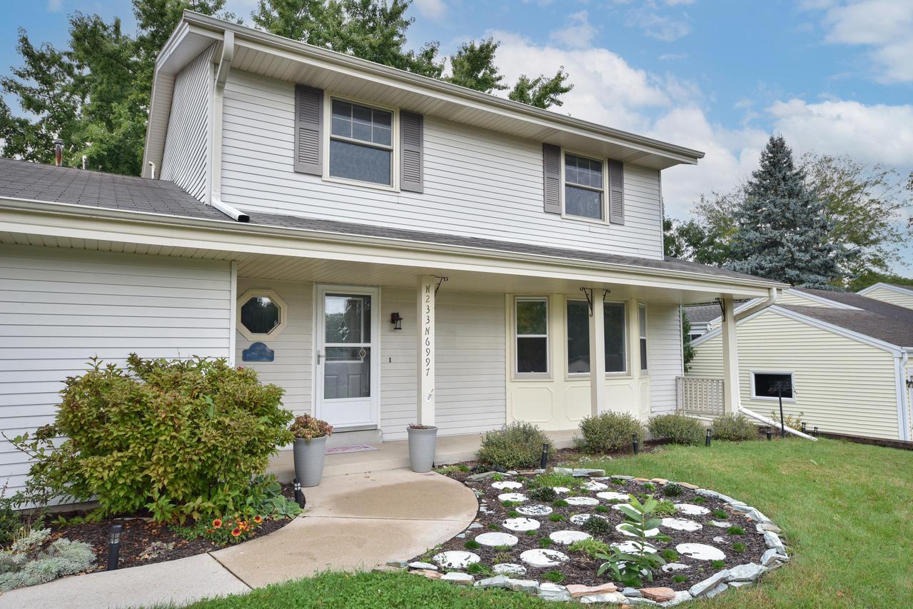 W233N6997 Salem Dr, Sussex, WI 53089