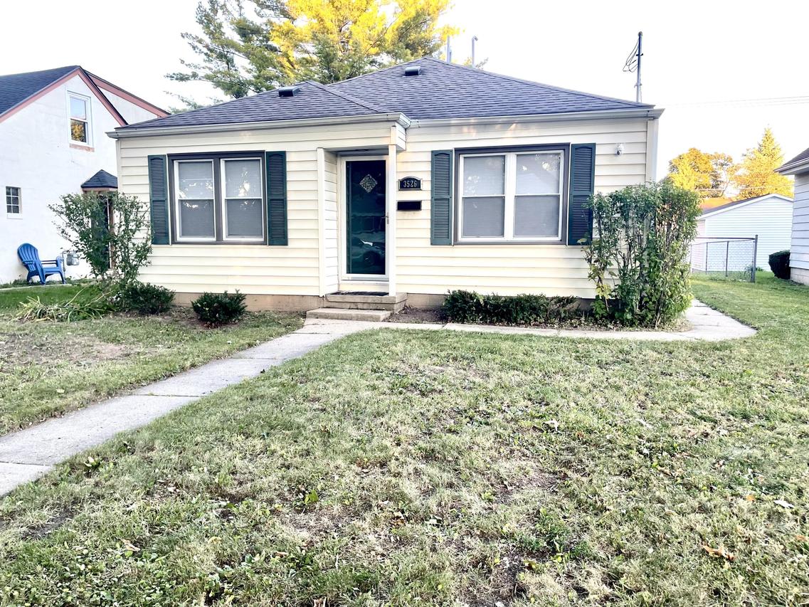 3526 N 77th St, Milwaukee, WI 53222