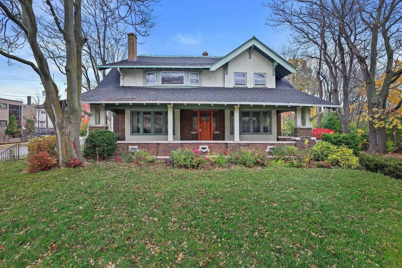 3316 W Wisconsin Ave, Milwaukee, WI 53208