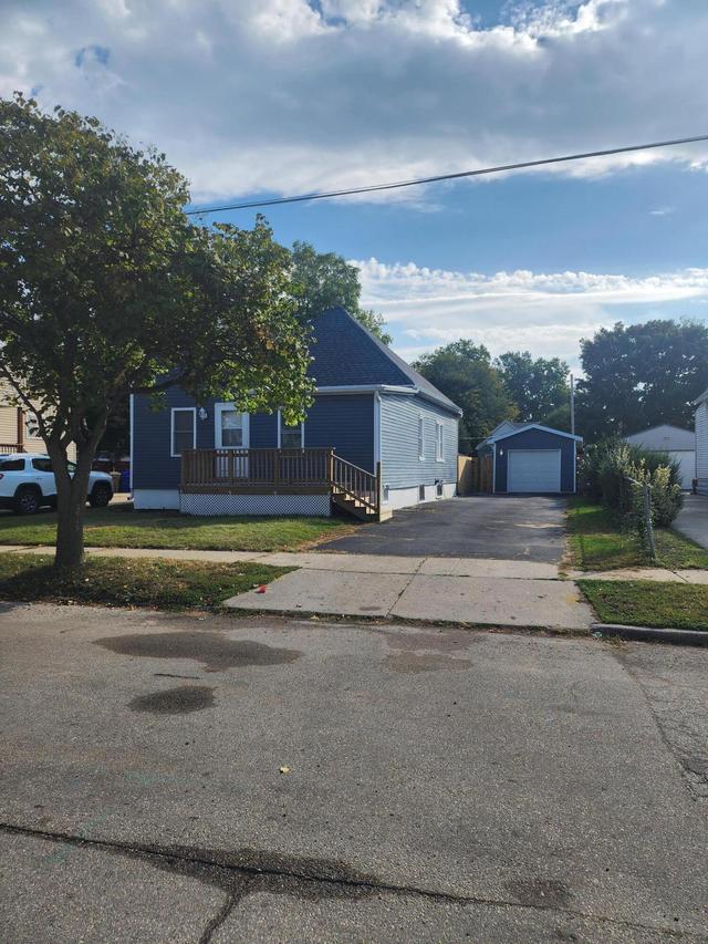 6205 32nd Ave, Kenosha, WI 53142