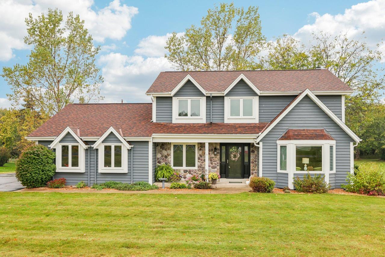W258S4785 Red Clover Dr, Waukesha, WI 53189