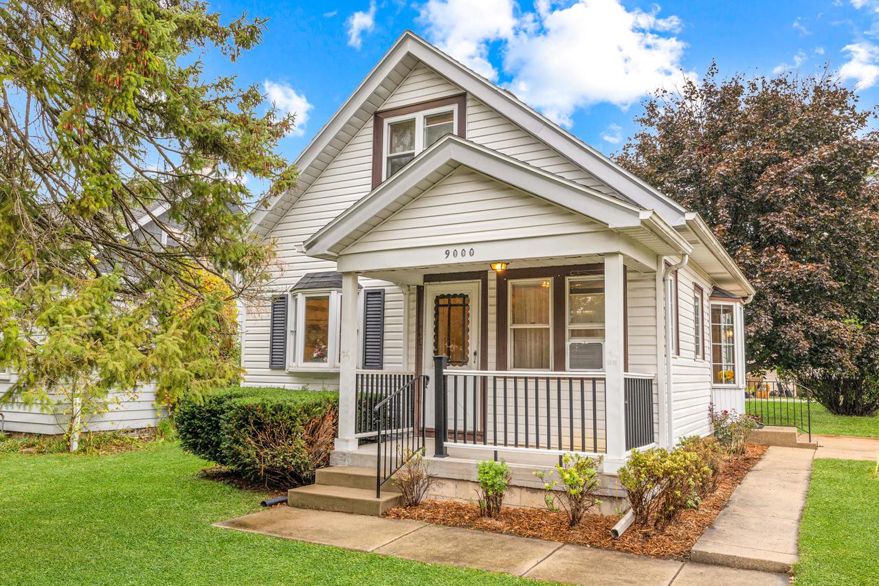 9000 W Cold Spring, Greenfield, WI 53228
