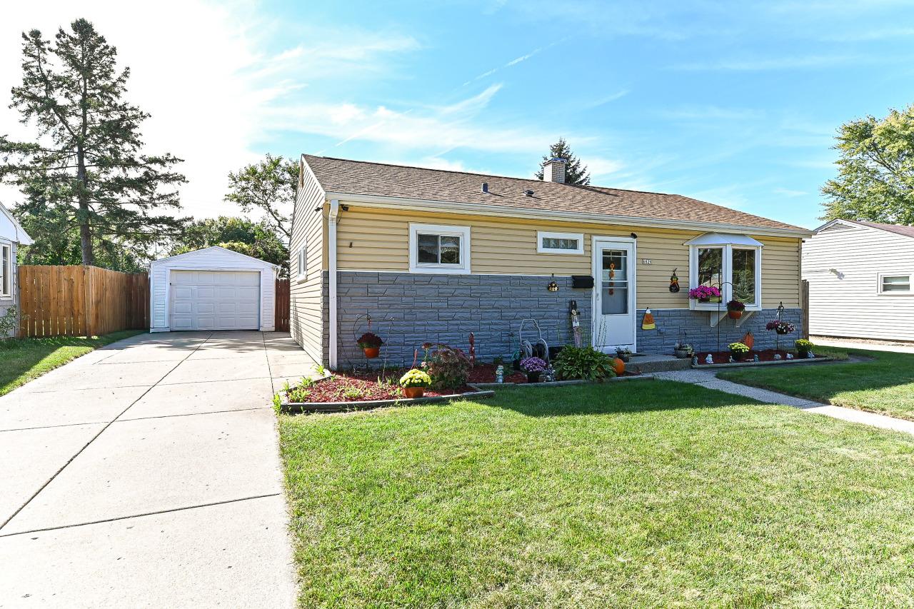 6829 W Kinnickinnic River, Milwaukee, WI 53219