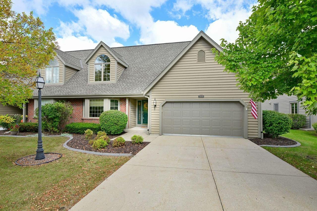 7448 Carter Cir, Franklin, WI 53132