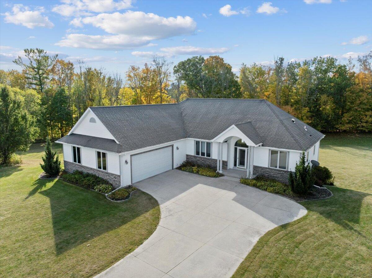 223 Concord Dr, Sheboygan Falls, WI 53085