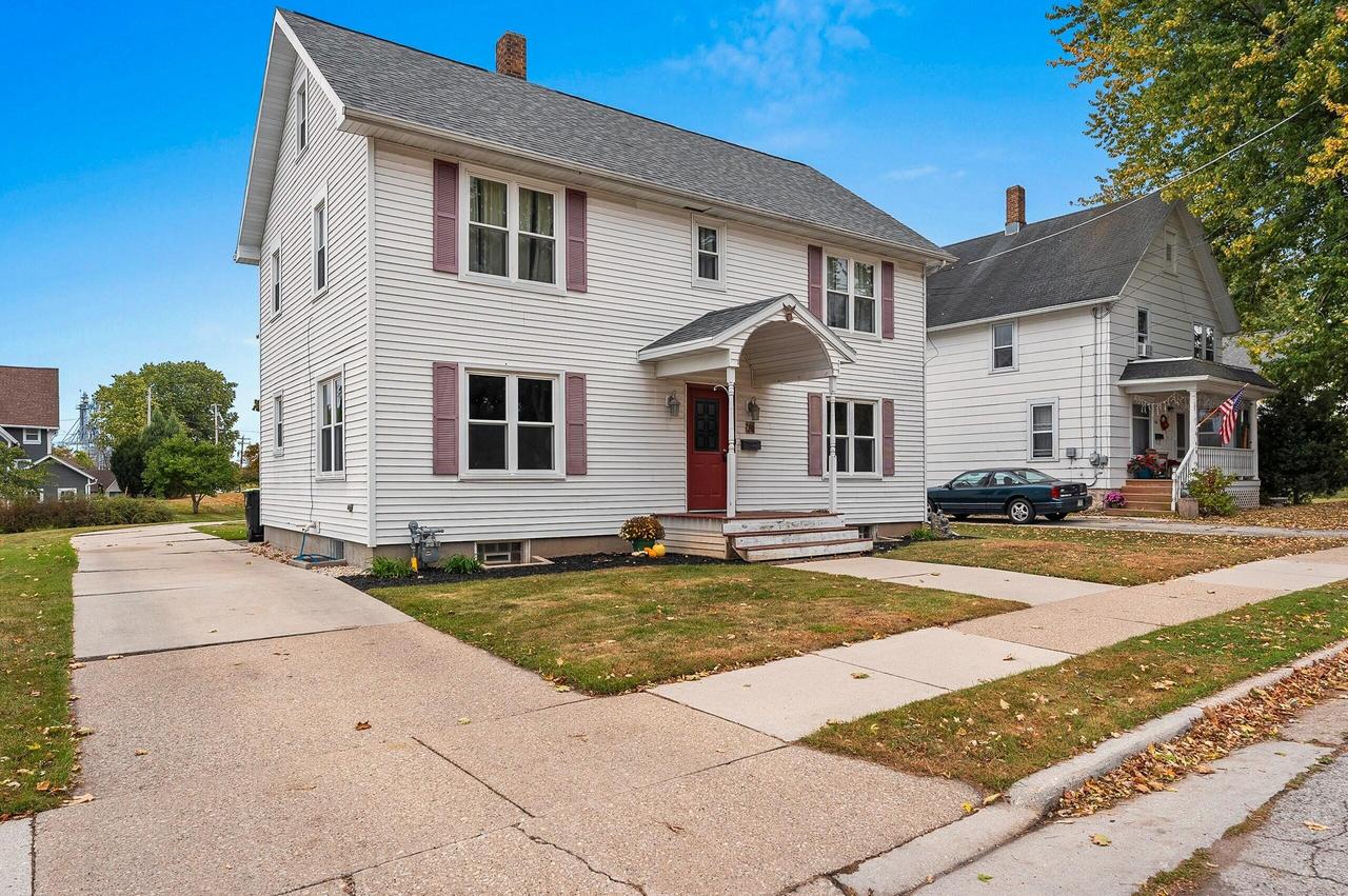 60 S Columbia St, Chilton, WI 53014