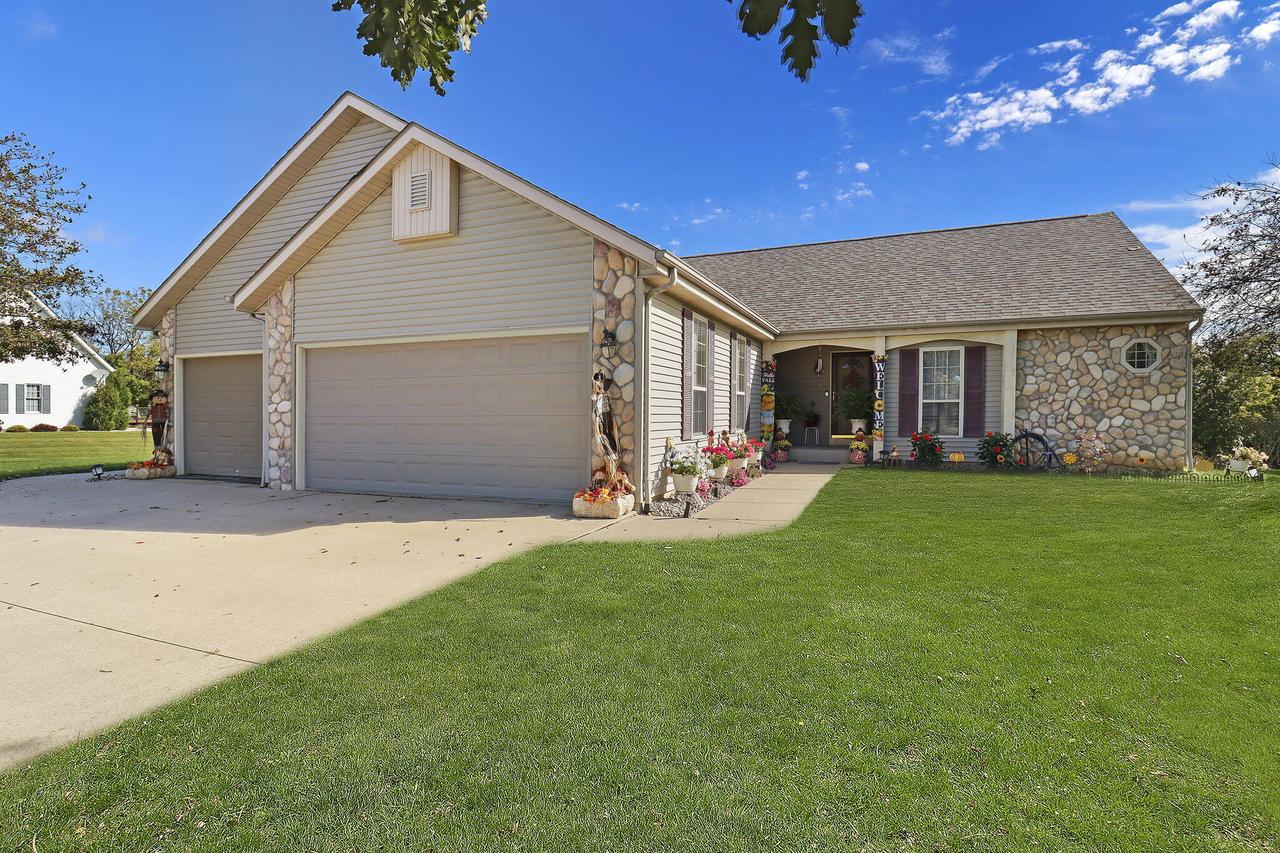 7041 Town Line Rd, Norway, WI 53185