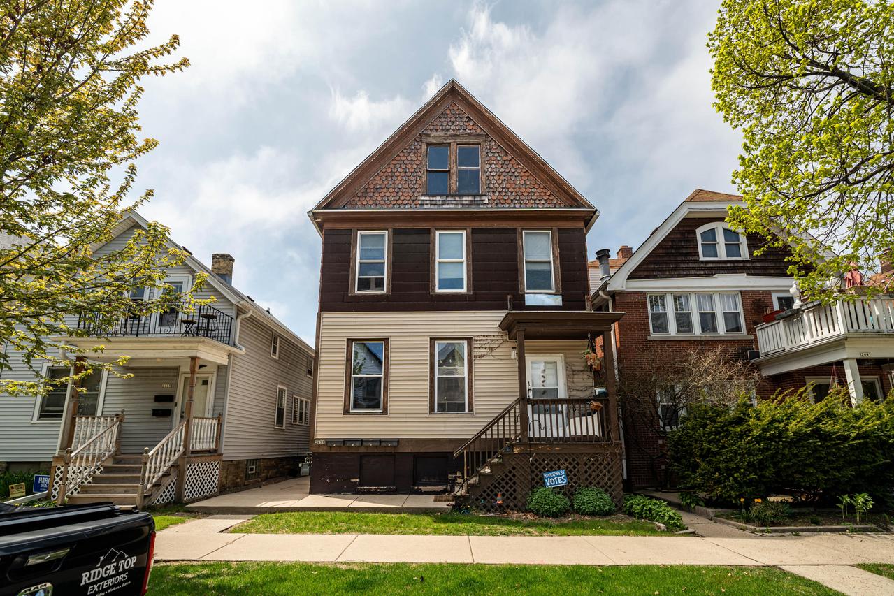 2437 N Weil St, Milwaukee, WI 53212