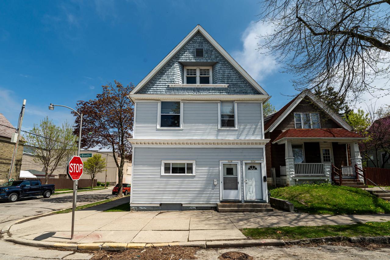 3176 N Booth St #3178, Milwaukee, WI 53212