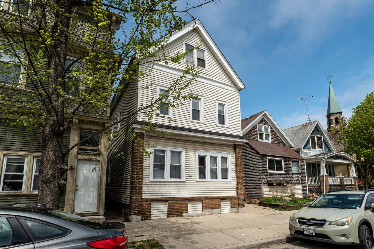 816 E Clarke St., Milwaukee, WI 53212