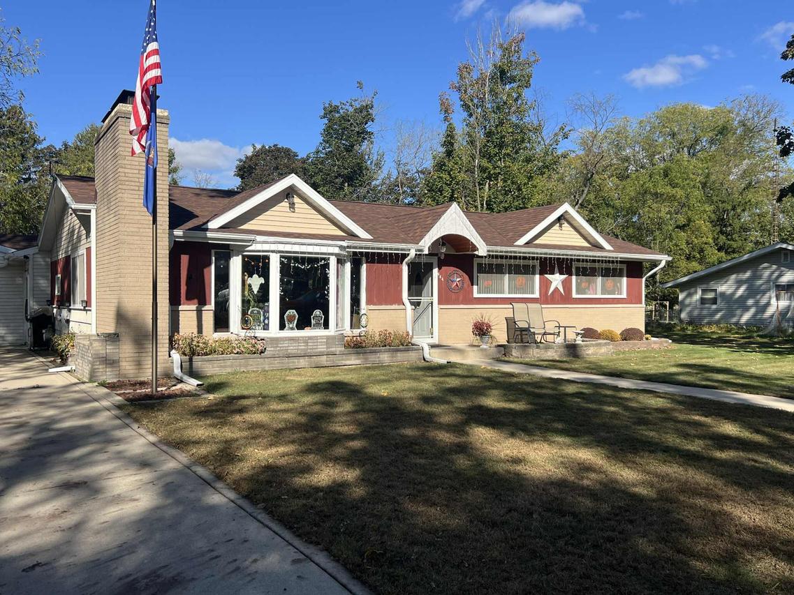 644 W Greenfield St, Elkhorn, WI 53121