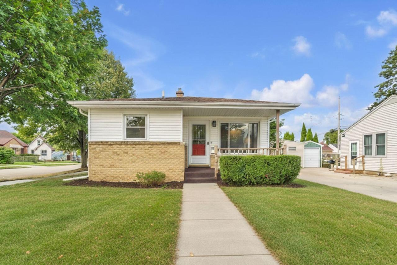 3100 Geneva St, Racine, WI 53402