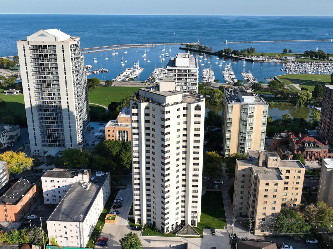 1633 N Prospect Ave #17C, Milwaukee, WI 53202
