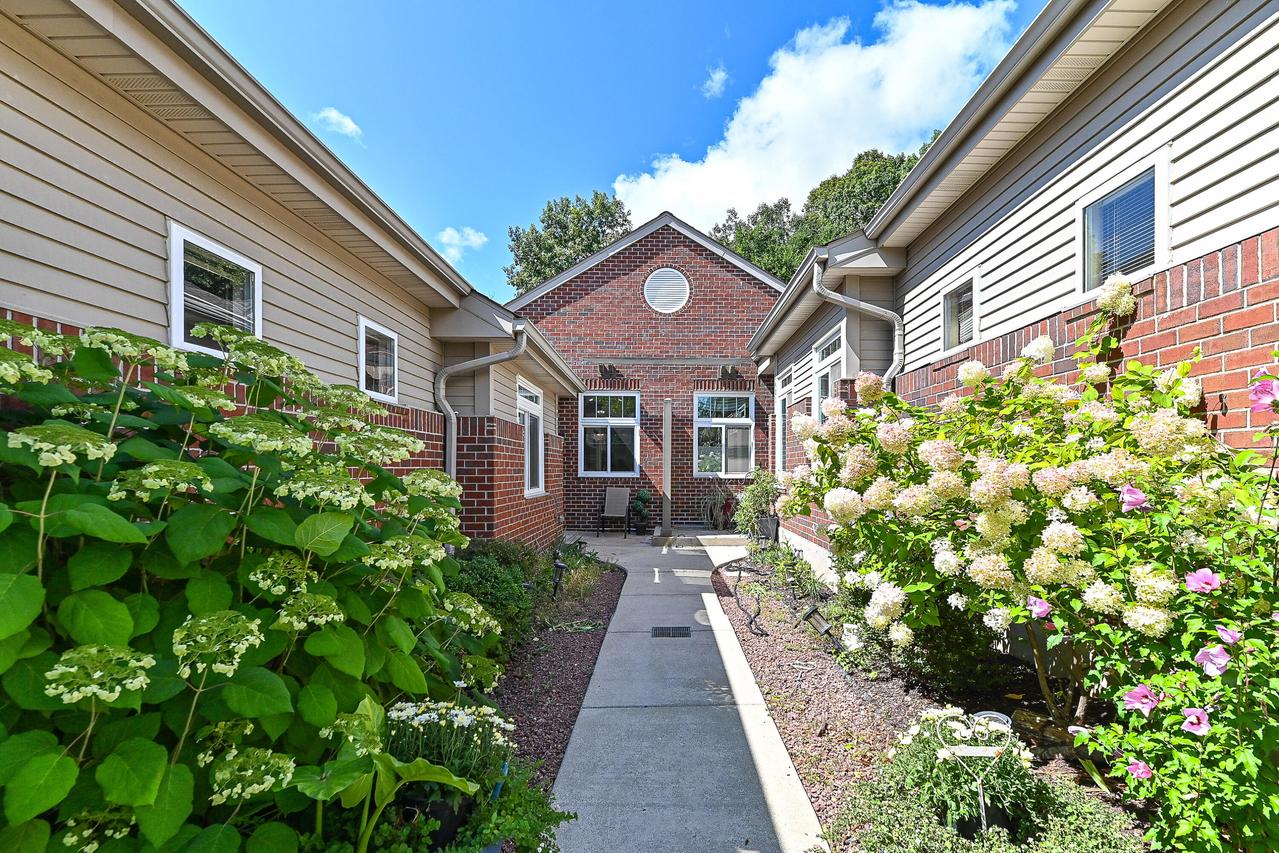 18415 W Wisconsin Ave, Brookfield, WI 53045