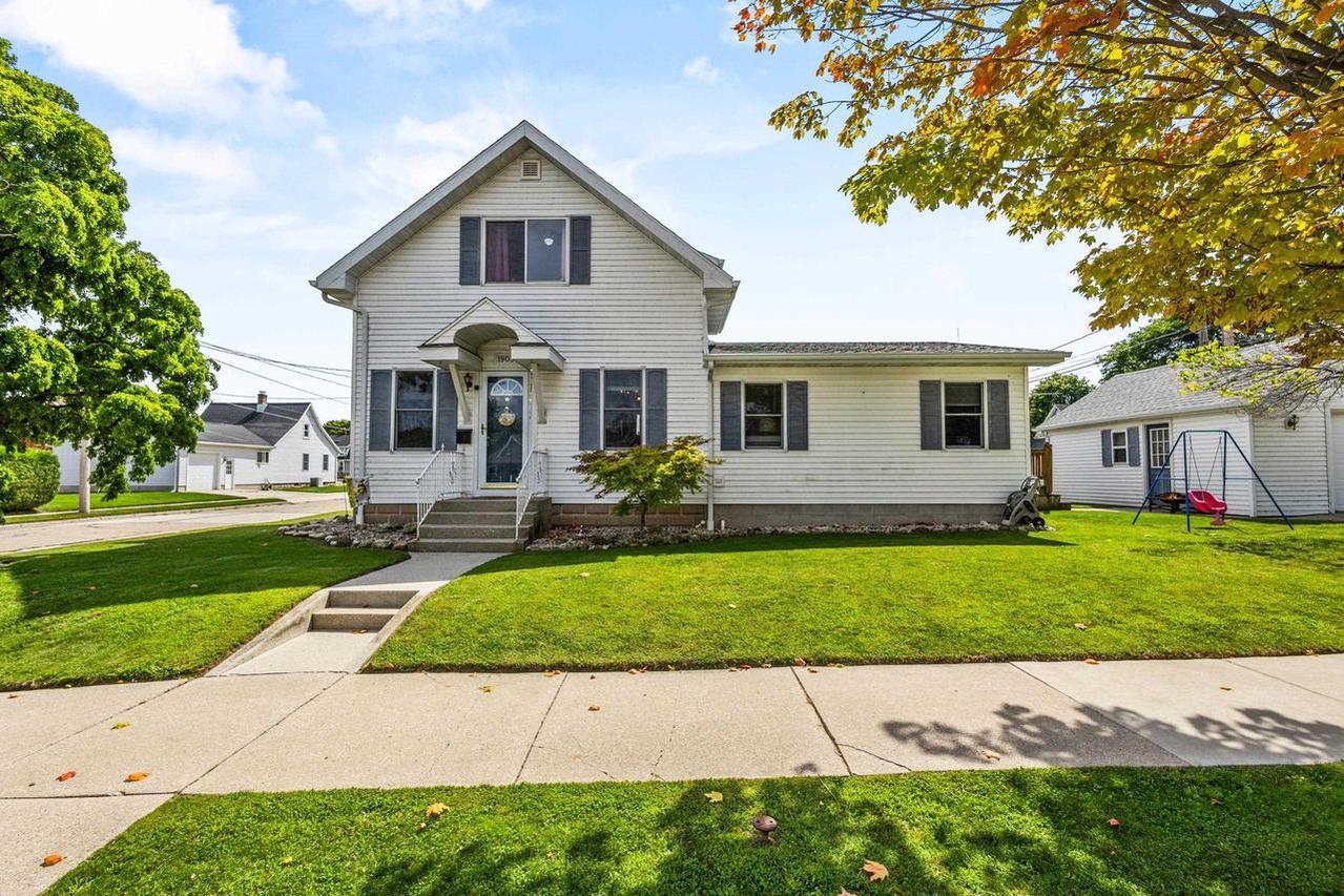1903 Fairmont St, Manitowoc, WI 54220