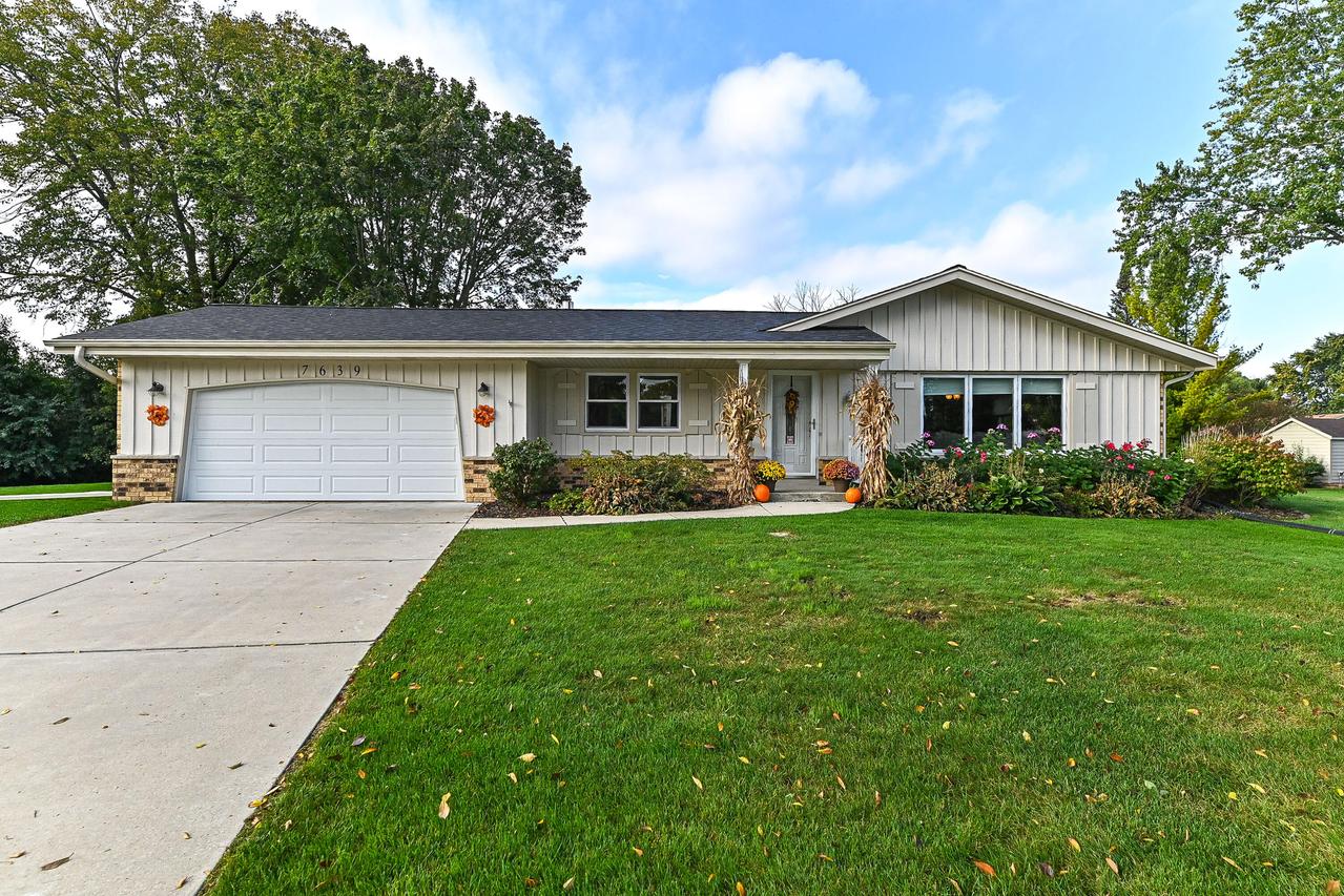 7639 S 73rd St, Franklin, WI 53132