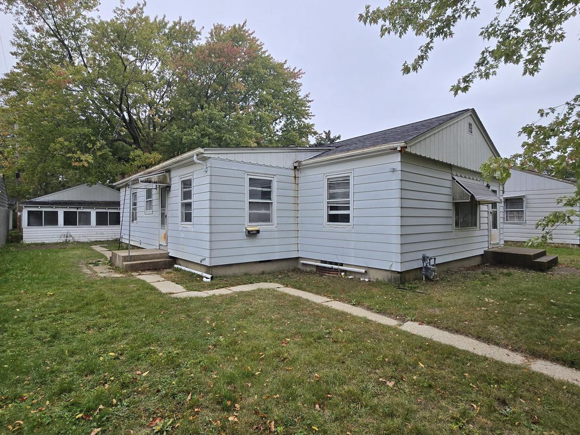 4459 S New York Ave, Saint Francis, WI 53235