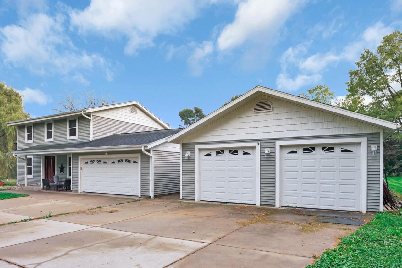 W2585 Long Meadow, Lafayette, WI 53121
