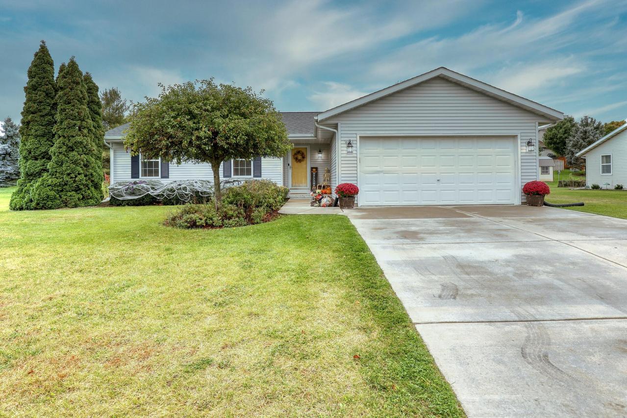 2955 Mallard Way, East Troy, WI 53120