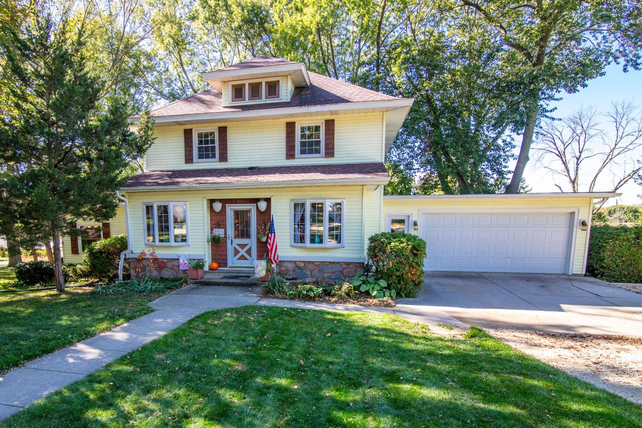 300 Birchcrest Rd, Horicon, WI 53032