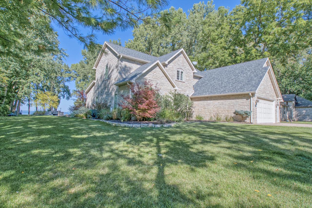 5100 Streich Ln, Black Wolf, WI 54902