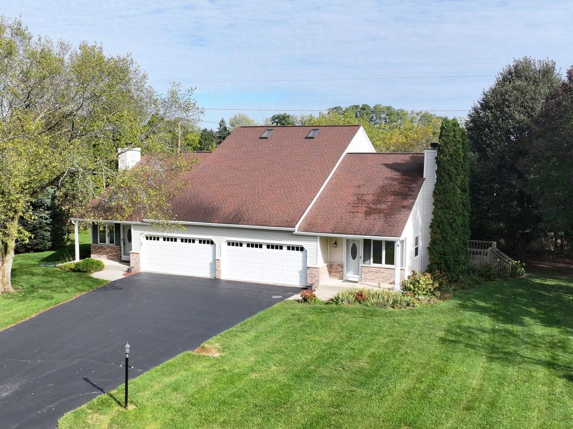 1335 Jensen Ct #1337, Delafield, WI 53018